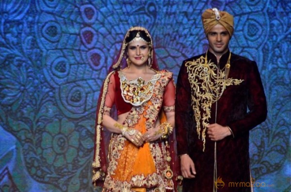 Zareen Khan at Iigj At Iijw 2014