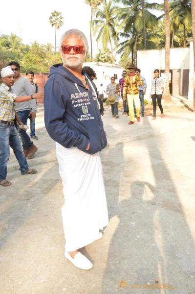 Gun Pe Done Movie Onlocation Photos 