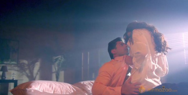 Karan Singh romance with Daisy Shah hot photos