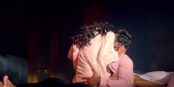 Karan Singh romance with Daisy Shah hot photos