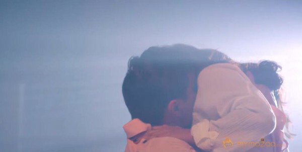 Karan Singh romance with Daisy Shah hot photos