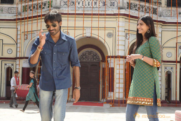 Raanjhanaa Movie Stills 