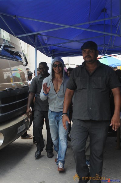 Tiger Shroff Spotted on Baaghi Sets Photos 