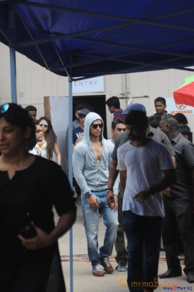 Tiger Shroff Spotted on Baaghi Sets Photos 