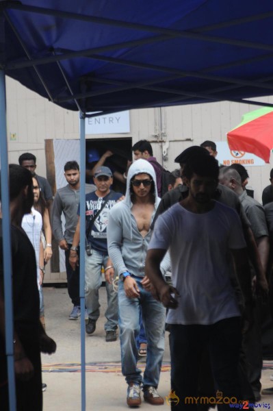 Tiger Shroff Spotted on Baaghi Sets Photos 