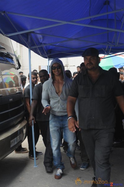 Tiger Shroff Spotted on Baaghi Sets Photos 