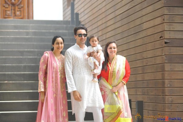 Imran Khan Celebrates Eid with Family Photos 