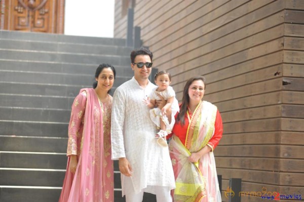 Imran Khan Celebrates Eid with Family Photos 
