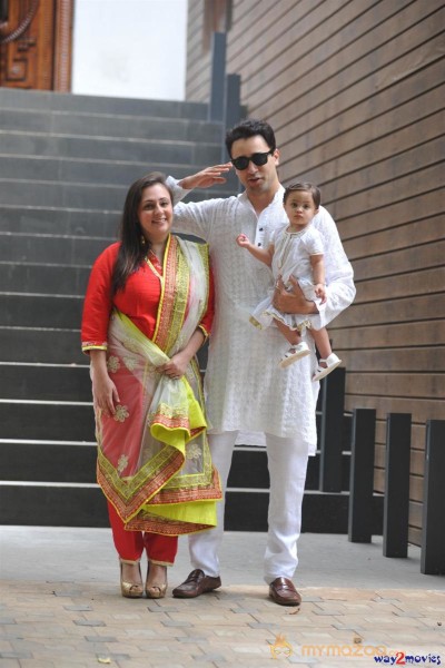 Imran Khan Celebrates Eid with Family Photos 