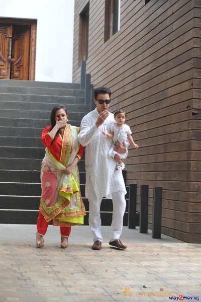 Imran Khan Celebrates Eid with Family Photos 