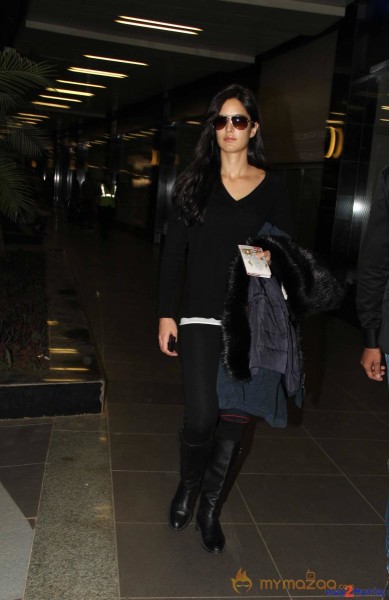 Katrina Kaif Snapped at Airport Photos 