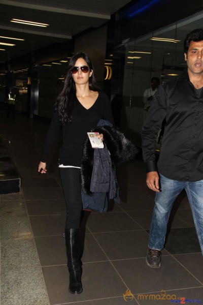 Katrina Kaif Snapped at Airport Photos 