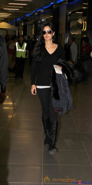 Katrina Kaif Snapped at Airport Photos 