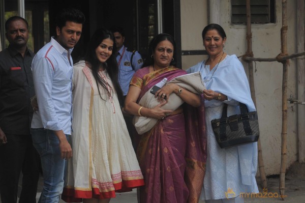 Ritesh Deshmukh- Genelia snapped with Baby Boy 