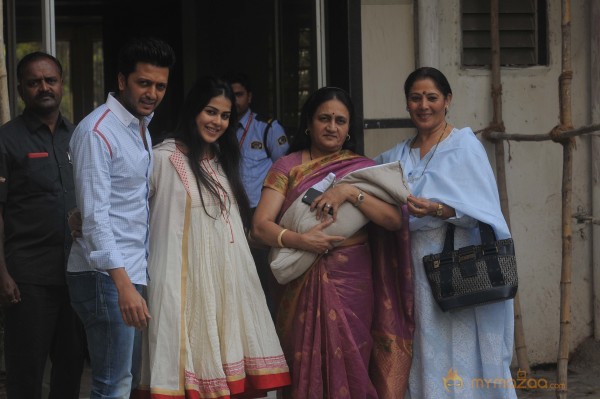 Ritesh Deshmukh- Genelia snapped with Baby Boy 