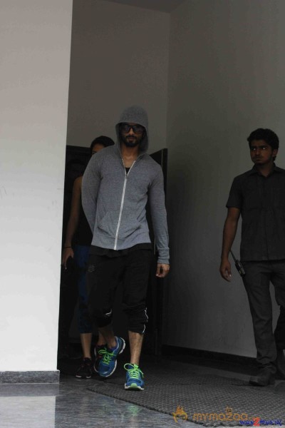 Shahid Kapoor, Mira Rajput at Gym Photos 