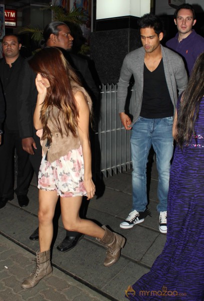 Siddharth Mallya, Anusha Dhandekar snapped in bandra 