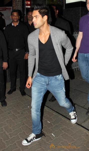Siddharth Mallya, Anusha Dhandekar snapped in bandra 