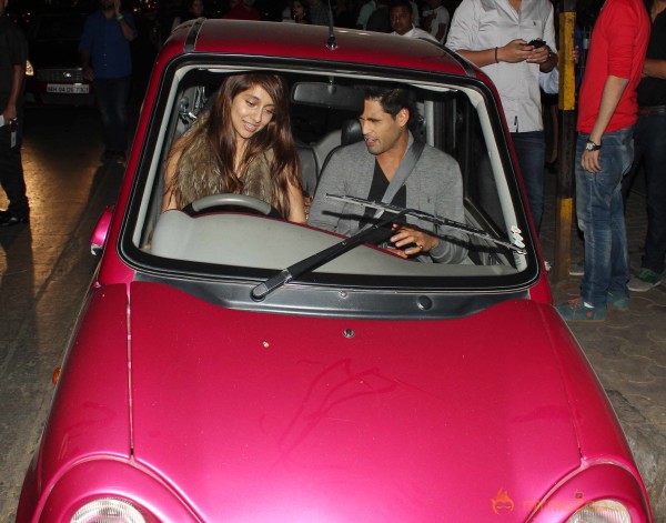 Siddharth Mallya, Anusha Dhandekar snapped in bandra 