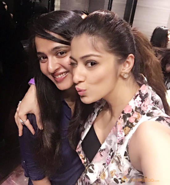 Anushka selfie and Raai Lakshmi Rai Selfi Pics