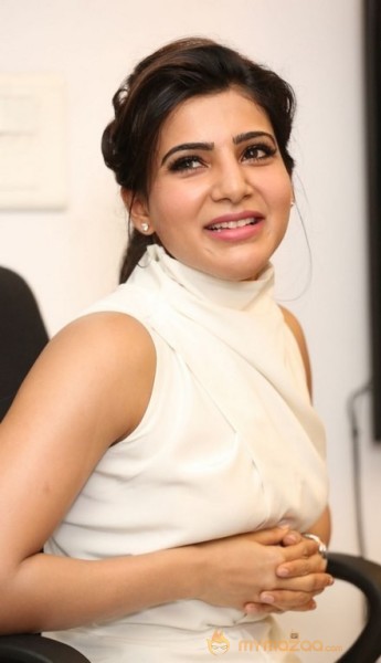 Cute Samantha Latest Photos