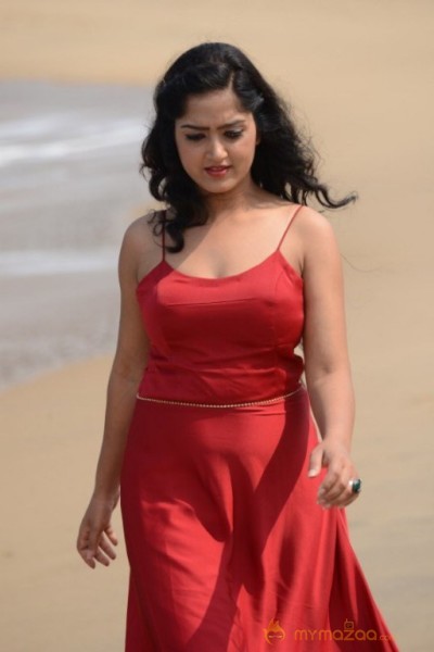 Divya Singh Hot Photos