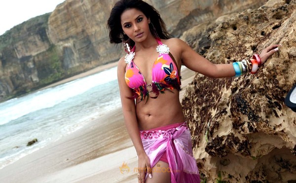 Neetu Chandra photo gallery