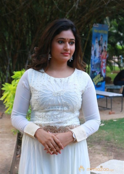 Poonam Bajwa's Muthina Kathirika Movie Still