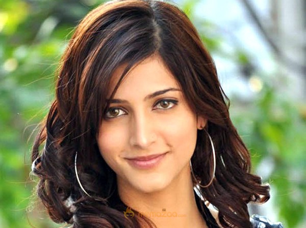 Sruthi Hassan stills