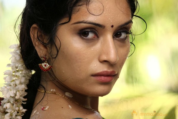 Aal Movie Latest Photo Stills