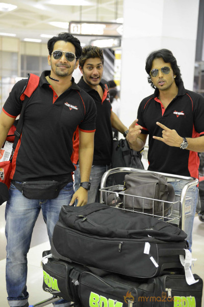 CCL 3 Tolly Wariors Arrive In Kolkata Photos