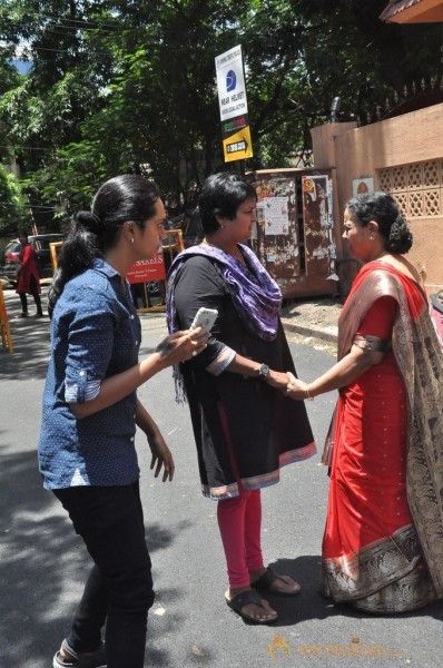 Celebrities Pay Last Respects to Actress Jyothilakshmi 