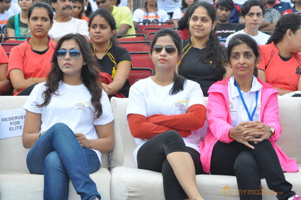 Celebs at 10 K Run Event Photos