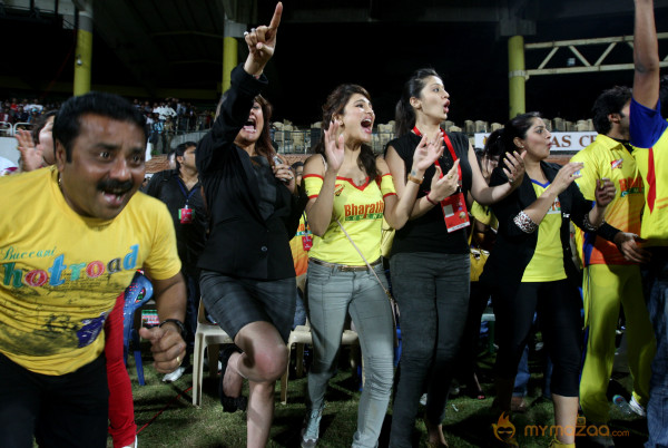 Chennai Rhinos Vs Bengal Tigers CCL 3 Match Gallery 