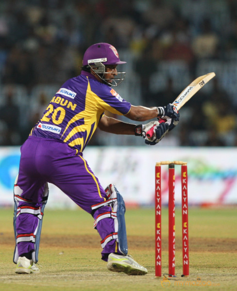 Chennai Rhinos Vs Bengal Tigers CCL 3 Match Gallery 