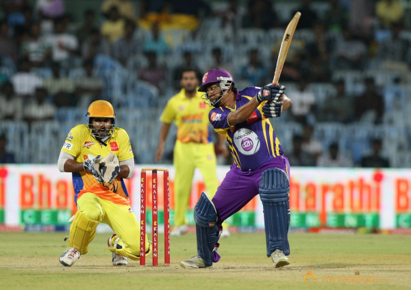 Chennai Rhinos Vs Bengal Tigers CCL 3 Match Gallery 