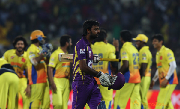 Chennai Rhinos Vs Bengal Tigers CCL 3 Match Gallery 