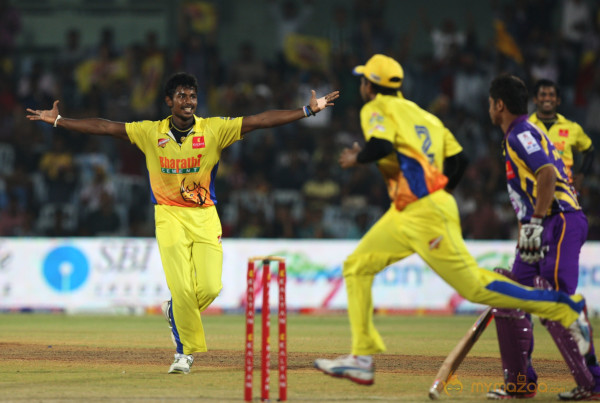 Chennai Rhinos Vs Bengal Tigers CCL 3 Match Gallery 