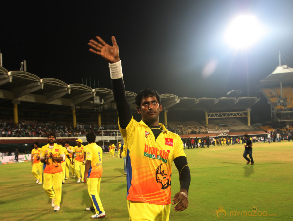 Chennai Rhinos Vs Bengal Tigers CCL 3 Match Gallery 