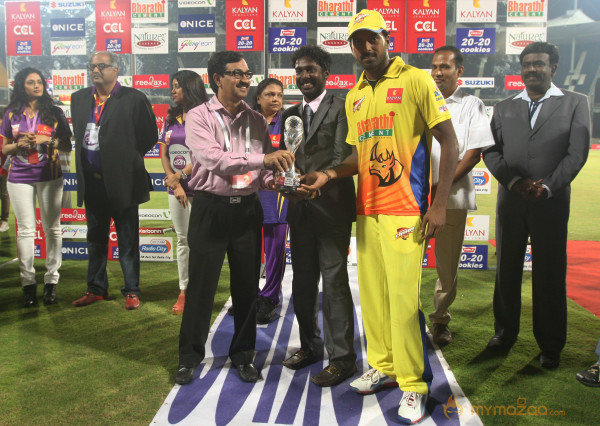 Chennai Rhinos Vs Bengal Tigers CCL 3 Match Gallery 