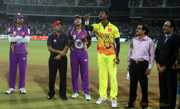 Chennai Rhinos Vs Bengal Tigers CCL 3 Match Gallery 