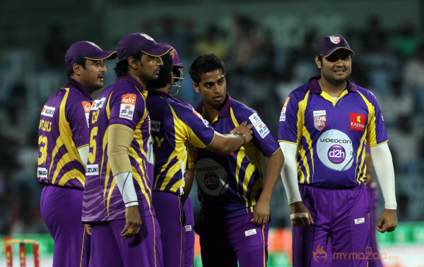 Chennai Rhinos Vs Bengal Tigers CCL 3 Match Gallery 