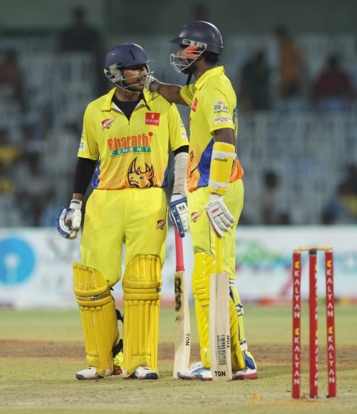 Chennai Rhinos Vs Bengal Tigers CCL 3 Match Gallery 