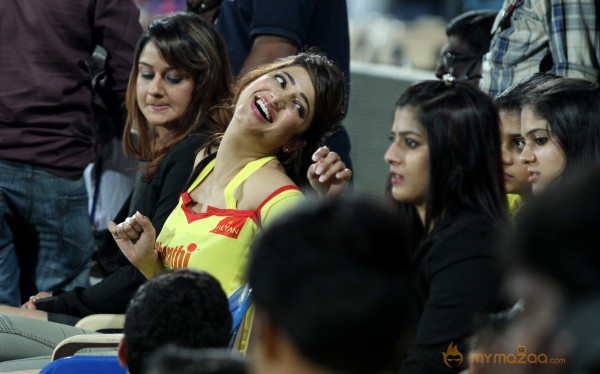 Chennai Rhinos Vs Bengal Tigers CCL 3 Match Gallery 