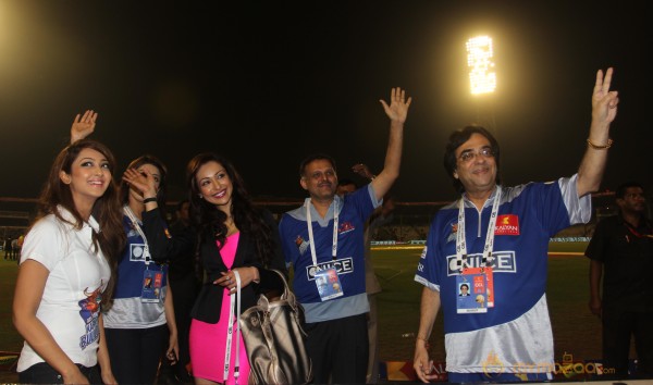 Chennai Rhinos Vs Karnataka Bulldozers CCL 3 Match Gallery 