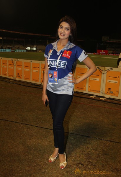 Chennai Rhinos Vs Karnataka Bulldozers CCL 3 Match Gallery 