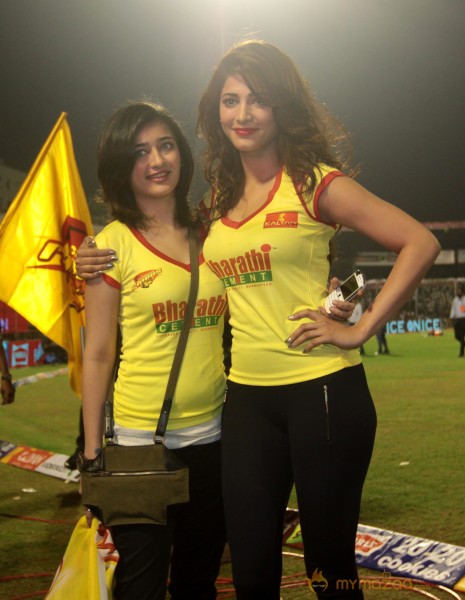 Chennai Rhinos Vs Karnataka Bulldozers CCL 3 Match Gallery 