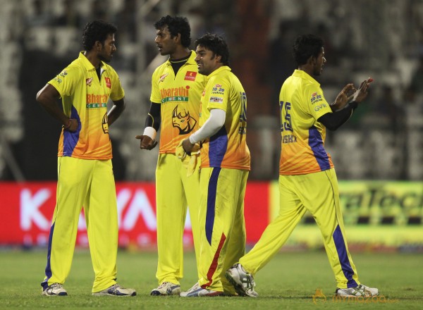 Chennai Rhinos Vs Karnataka Bulldozers CCL 3 Match Gallery 