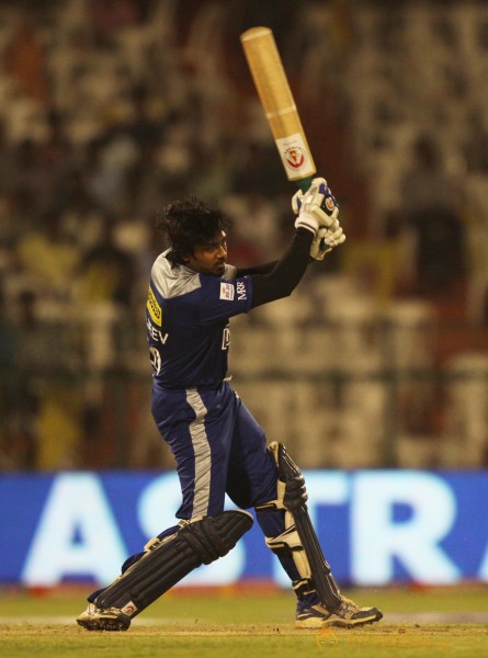 Chennai Rhinos Vs Karnataka Bulldozers CCL 3 Match Gallery 