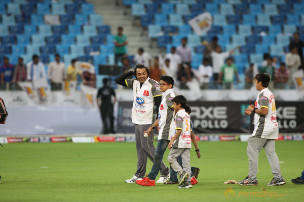  Chennai Rhinos Vs Mumbai Heroes CCL 3 Match Gallery 